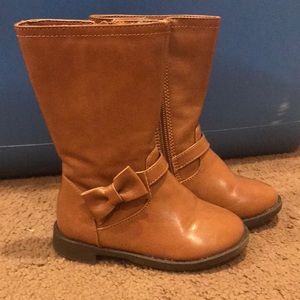 Little girl, toddler, brown boots